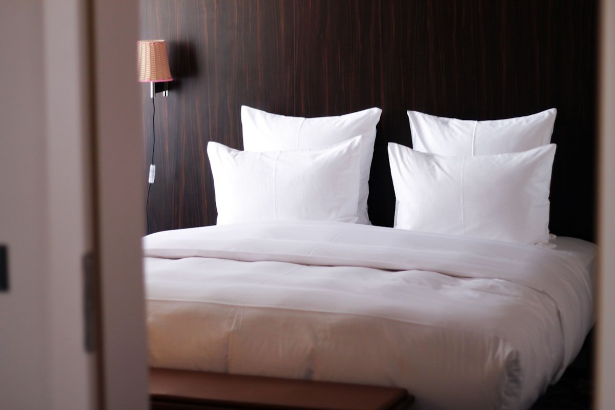 Zo stylet je je bed als een boetiekhotel